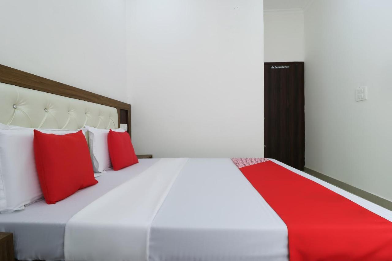 Zirakpur Oyo 64004 Hotel Kartar מראה חיצוני תמונה